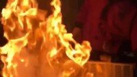 Gisel dan keluarga juga ternyata suka makan a la teppanyaki. Dalam postingan instagramnya memperlihatkan sebuah video seorang koki teppanyaki tengah beratraksi di meja masak. Foto: Instagram