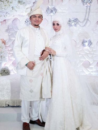 8 Inspirasi Gaun Pengantin Muslimah dari Artis hingga 