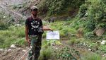 Penampakan Zeni TNI AD yang Tembus Hutan Bangun Trans Papua