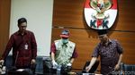 Ini Barang Bukti Uang Suap Bupati HST Abdul Latif