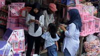 Proyek tol Becakayu seksi I Jakasampurna (Bekasi) ke Pasar Gembrong (Jakarta Timur) akan beroperasi Mei 2018. Adapun konstruksi tol Becakayu seksi I bakal rampung pada Maret 2018.