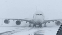 Salah satu penerbangan yang dialihkan ialah Singapore Airline. Pesawat itu jadi mendarat di Bandara Internasional Stewart, Newbourgh, New York. (Foto: dok. Reuters)