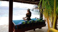 Pedangdut itu memilih Maldives atau yang biasa disebut dengan Maladewa sebagai tujuan liburannya. Foto: (dewiperssikreal/Instagram)