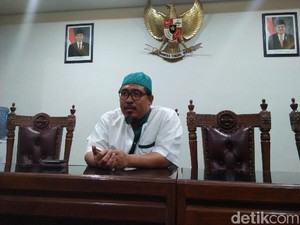 1 Anggota Keluarga Mendiang Gus Kamil Positif COVID-19