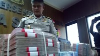 Kabid Humas Polda Sulsel Kombes Pol Dicky Sondani mengatakan uang ini disita untuk diselidiki asal-usul uang ini dari mana dan kenapa ada di kantor Balaikota dalam jumlah banyak