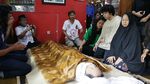 Melihat Kembali Tawa dan Keceriaan Almarhum Yon Koeswoyo