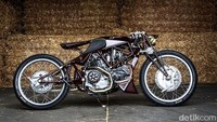 Jika dilihat dari tampilan yang disajikan, Ducati 900SS ini memiliki desain klasik dengan tangki bensin yang kecil, single jok, frame mungil, dengan lampu bulat motor klasik. Foto: Old Empire Motorcycles