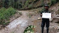 Di samping menjadi pertahanan negara, pembangunan jalan yang dilakukan oleh TNI berupa pembukaan lahan dan pembangunan badan jalan untuk meningkatkan konektivitas. (Dok Bina Marga).