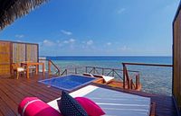 Kamar dengan view laut lepas (Adaran Prestige Vadoo)