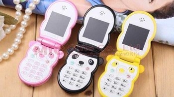 Ponsel mungil bentuk beruang, bikin gemas. (Foto: Boredbug)