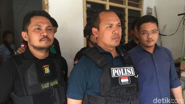 Polisi Geledah Rumah Tersangka Ganja 1,3 Ton di Tebet