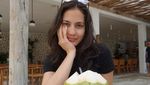Lihat Gaya Cantik Pevita Pearce Saat Menyantap Makanan Favoritnya
