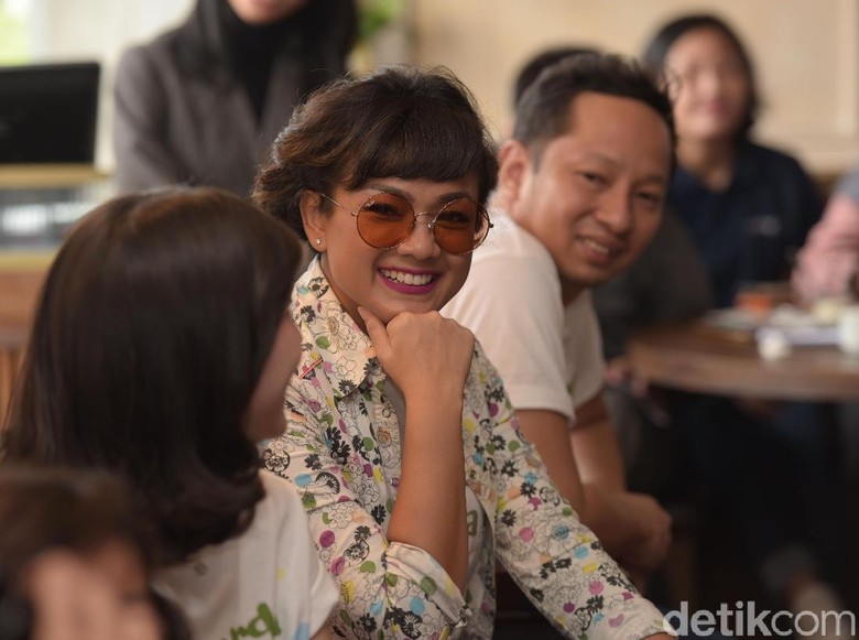 Perankan Emak di Film 'Keluarga Cemara', Nirina Zubir 