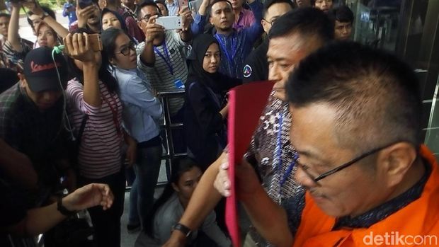 KPK Tahan 3 Tersangka Kasus Suap Bupati HST Kalsel