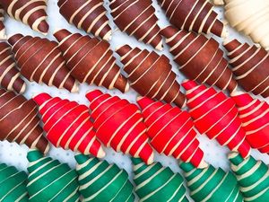 Intip Cantiknya Ragam Croissant Bi-Color di Supermoon Bakehouse
