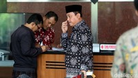 Sebelumnya KPK menetapkan empat orang tersangka dalam kasus ini, yakni anggota DPRD Jambi Supriono, Plt Sekda Pemprov Jambi Erwan Malik, Plt Kadis PU Arfan, dan Asisten Daerah III Pemprov Jambi Saifudin.