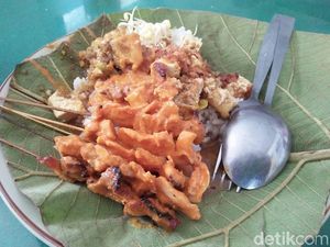 Ah, Gurih Pedas Sate Srepeh Khas Rembang Bikinan Bu Slamet​!
