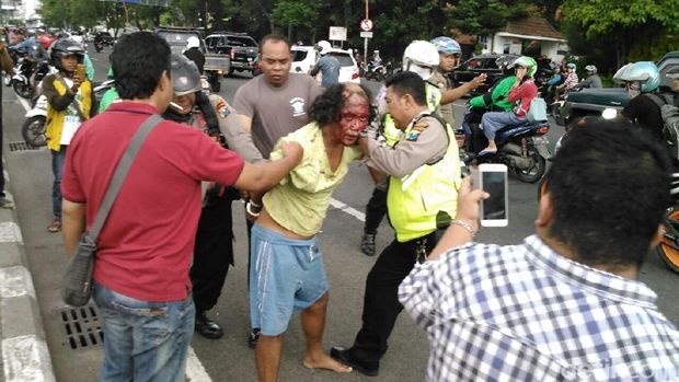 Pria Pembawa 2 Molotov di Depan Grahadi Surabaya Diduga 