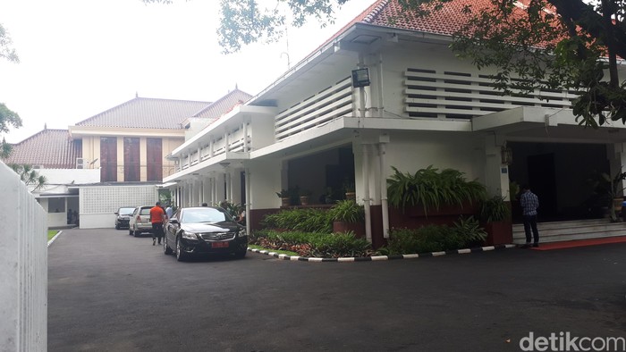 Usai Anas Mundur dari Bacawagub, Djarot Temui Risma