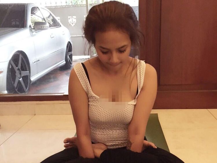 Foto Seksi Vanessa Angel Saat Olahraga yang Bikin Gagal Fokus