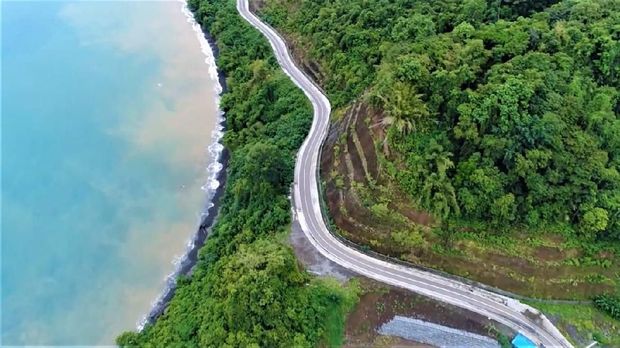 Jalan Trans Papua.