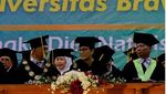 Pakai Toga, Sri Mulyani Orasi di Universitas Brawijaya