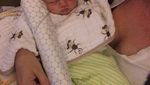 Lihat Lucunya Bayi Lucas Foto dengan Cheesesteak yang Dijadikan Penanda Umur