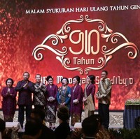 Untuk makanan, Putri mengatakan, ibunya tak memiliki pantangan tertentu. Bahkan, Mooryati masih suka mengonsumsi durian dan daging kambing. Hanya saja, tidak dikonsumsi secara berlebihan. Foto: Dok. Yayasan Puteri Indonesia