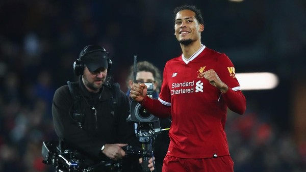Perkenalan Sempurna Van Dijk di Hadapan The Kop