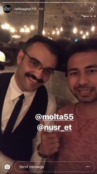 Ke Abu Dhabi, Raffi Ahmad dan Nagita Slavina Makan di Restoran Salt Bae