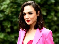 Cantiknya Gal Gadot, Wonder Woman yang Jadi Bos Baru Huawei