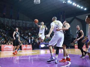 CLS Knights Kalah di Kandang Sendiri