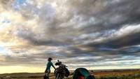 Ketika sedang riding, banyak yang tak percaya bahwa yang bawa motor adalah wanita. Foto: Dok. Instagram Maral Yazarloo