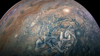 Juno menyelesaikan perjalanan berkecepatan tinggi kesepuluhnya pada 16 Desember 2017. Foto: NASA
