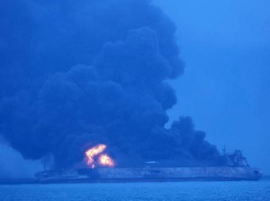 Tanker Pembawa 136 Ribu Ton Minyak Terbakar di China, 32 Kru Hilang