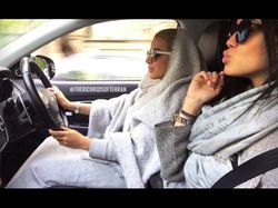 Remaja Kaya Iran yang Menuai Kecaman