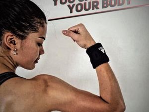 Masih Ingat Vanilla Eks 7 Icons? Kini Jadi Hot Mama yang Rajin Workout!