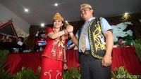 Karolin Margret Natasa-Suryadman Gidot diusung menjadi cagub dan cawagub Pilgub Kalbar 2018.