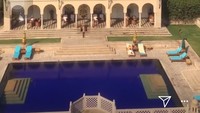 Dari postingan Instagram Stories Raisa terlihat pasangan itu menginap di Hotel The Oberoi Rajvilas. Salah satu hotel mewah dan termahal di India. Hotel ini menyajikan suasana khas Kerajaan India. Foto: Instagram Raisa Andriana