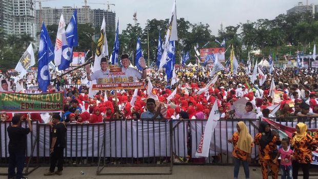 Deklarasi Edy-Ijeck , Relawan Penuhi Lapangan Merdeka Medan