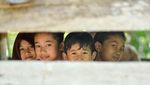Foto: Miris! Kolong Rumah Jadi Sekolah