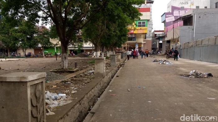 PKL Ditertibkan, Begini Suasana Alun-alun Majalaya