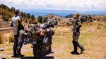 Cewek Cantik Jejalah Bumi Pakai Motor