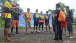 Foto: Mesti Coba, Rafting Seru Sungai Bogowonto di Purworejo