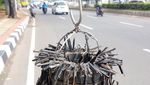 Ini Penampakan Ranjau Paku yang Berhasil Dikumpulkan Rohim