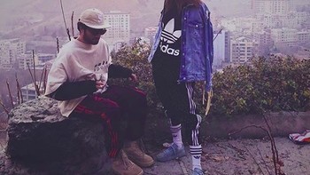 Situasi politik dan ekonomi Iran yang sedang tidak baik, membuat para remaja kaya pelakon Rich Kids of Instagram di Iran ikut menjadi sorotan. Foto: Instagram @richkidsoftehran