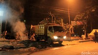 Para PKL ditertibkan karena mengganggu lalu lintas.