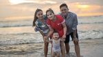 Gemas! Anak Bungsu Anang dan Ashanty Happy Main-main di Pantai