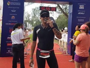 Lari Sambil Curhat, Engku Emran Undang Gelak Tawa Netizen