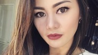Kalian setuju tidak kalau Vanilla sudah berubah jadi sosok hot mama yang inspiratif? Foto: Instagram/vanila_79